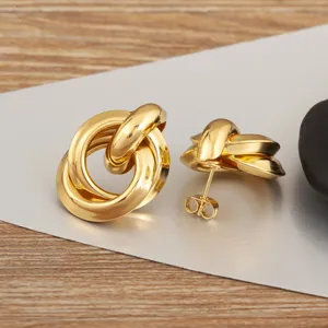 Orecchini a lobo nodo intrecciato oro per donna gioiello minimalista elegante