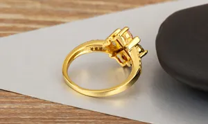 Kupfer plattiert 18K Gold bunter Zirkon offener Ring Retro Luxus Damen Finger Schmuck