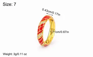 Anillo de espiral de esmalte rojo bañado en oro con circonitas microengastadas, talla 7, 3g.
