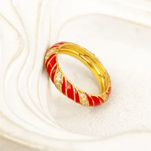 Anillo espiral de esmalte rojo chapado en oro con circonita micro pavimentada estilo europeo