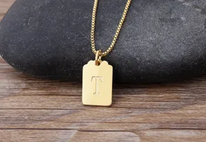 Collana con ciondolo quadrato lettera T placcata in oro gioielli minimalisti alla moda donna