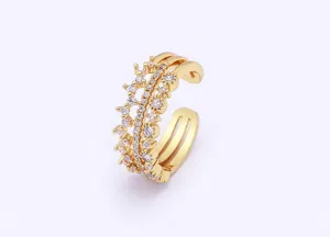 Detaillierte Nahaufnahme des funkelnden mehrsträngigen Zirkon geometrischen offenen Rings.
