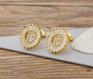 Pendientes de tuerca con letra F de circonita chapada en oro 18k joyería de moda