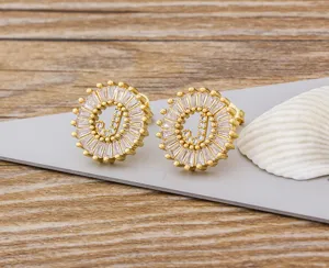 Pendientes de tuerca con letra J de circonita chapada en oro de 18K joya elegante mujer
