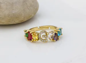 Elegante anello lettera G in zircone multicolore placcato oro stile europeo regolabile
