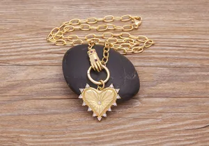 18K oro placcato vista dettaglio pendente mano zircone cuore creativo collana lusso moda