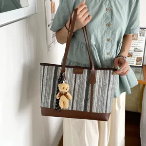 Woven tote bag large capacity commuting shoulder bag casual women handbag with cute bear charm