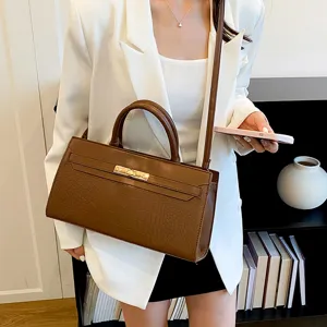 Braune Krokodilmustertasche stylische Umhängetasche Schultertasche mit Griff und Goldschloss