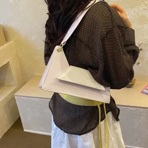 Unique geometric single shoulder bag minimalist commuter handbag for fashionable women daily use