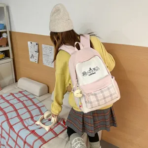 Japanischer süßer College-Rucksack für Damen, leichter, farbblockierter Schulranzen für den Alltag.