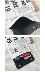 Vue détaillée du sac bandoulière enveloppe en cuir PU imprimé journal créatif.