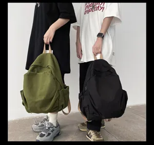 Minimalistischer Retro-Canvas-Rucksack für Damen, einfarbige Freizeittasche für den Alltag.