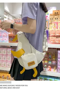 Japanische süße Ente Leinwand Brusttasche für Damen, stilvolle Umhängetasche für Schüler.