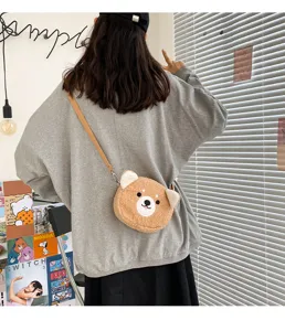 Süße Plüsch Bär Umhängetasche Detail, weiches Sherpa Material mit süßem täglichen Stil.