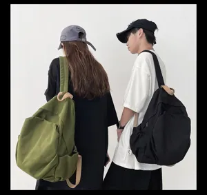 Minimalistischer Canvas Rucksack fuer den Alltag, Retro Schultertasche fuer Studenten.
