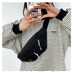 Japanische lässige schwarze Brusttasche, minimalistische Streetwear Umhängetasche Damen.
