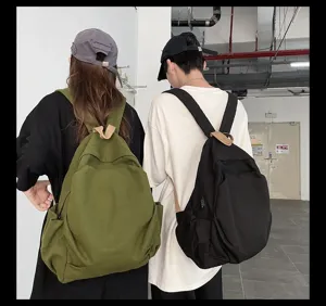 Minimalistischer Canvas Rucksack für Studenten und Alltag, geräumig und schick stilvoll.