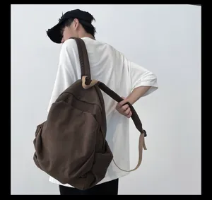 Detailansicht eines retro einfarbigen Canvas Rucksacks im minimalistischen japanischen Stil.
