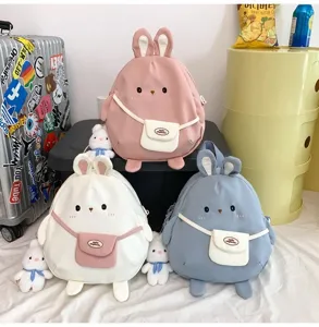 Zaino in nylon stile Harajuku con coniglietto dei cartoni animati e piccola tasca frontale.