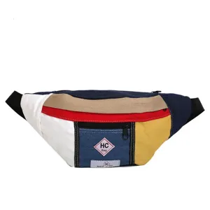 Detailansicht der bunten Patchwork-Gürteltasche, Retro-Leinen-Brusttasche mit Reißverschlusstasche.