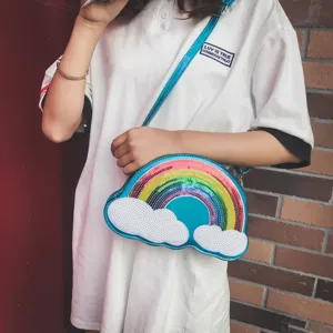 Bolso cruzado de lentejuelas de arco iris en forma de nube, diseño de dibujos animados para mujeres.