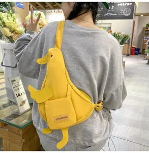 Japanische süße Enten Canvas Brusttasche lässige Umhängetasche für Damen und Studenten täglich.