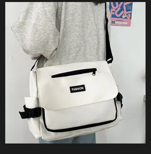 Japanische Retro Umhängetasche für Damen und Herren, lässige weiße Schultertasche.