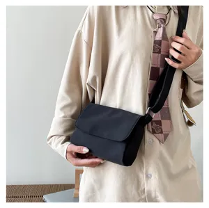 Damen minimalistische einfarbige kleine quadratische Umhängetasche klassische schwarze Klapptasche