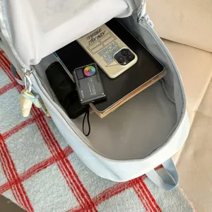 Japanischer süßer Freizeitrucksack mit großem Innenraum, ideal für Schule und tägliche Reisen.