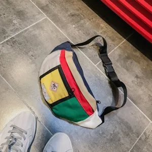 Koreanischer Streetwear Retro Farbblock Brusttasche, Harajuku Mode Taillentasche Detail.