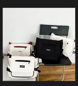 Detailansicht Segeltuch Umhängetasche, lässige Freizeittasche für Studenten, Retro Schultertasche.