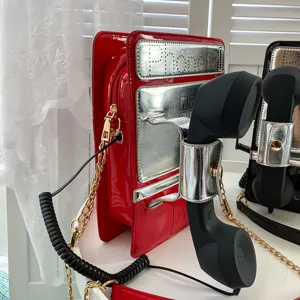 Kreative Umhängetasche in Form eines Vintage Payphone Designs mit Hörer für Damen.