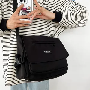 Schwarze Segeltuch Umhängetasche für Damen und Herren, lässige Vintage Schultertasche.
