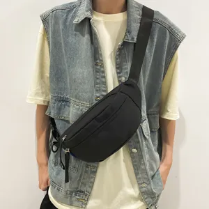 Schwarze Nylon Umhängetasche Brusttasche für Damen und Herren, vielseitige Freizeittasche.