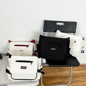 Lässige Canvas-Umhängetasche für Studenten im Retro-Stil, ideal für den Alltag und Schule.