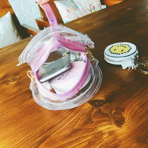 Transparente PVC Jelly Umhängetasche mit klarem Design und Reißverschluss für Alltagsmode.