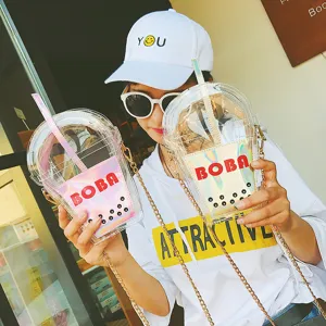 Transparente Jelly Boba Becher Umhängetasche mit Laser Farbblock und Metallkettengurt.