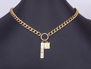Collana catena d'oro grossa con lettera MOM e ciondolo cuore sole per gioielli di moda da donna