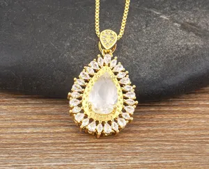Squisita collana con ciondolo in zircone a goccia placcato in oro 18K gioielli donna