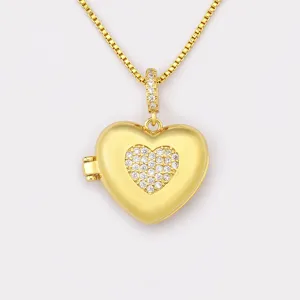 Collar con Colgante de Medallón de Corazón Chapado en Oro con Circonita Abrible para Fotos