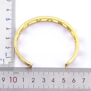 18k vergoldeter Kupfer Armreif mit doppellagigem hohlem LOVE Buchstaben Design Damen.