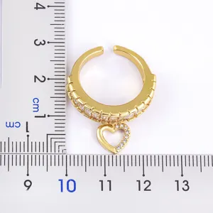 18K vergoldeter offener Ring mit Baguette Zirkonia und Herz Anhänger für Damen.