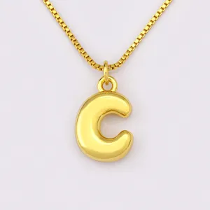 Collier pendentif lettre C gonflée de couleur dorée avec fine chaîne, bijou élégant.