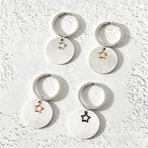 Porte-clés Minimaliste en Acier Inoxydable Brossé Étiquette Ronde Pendentif Étoile Évidée Anneau de Clé Matériau Vierge Mode Bijoux Accessoire