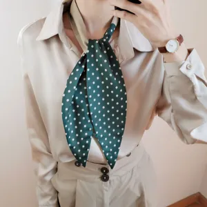 Écharpe étroite en soie à pois verts élégant ruban cravate pour chemise femme