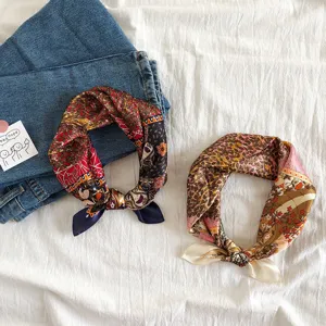 Seidenschal elegant Blumen Muster Halstuch Damen Mode Haarband stylisches Halstuch Zubehör.