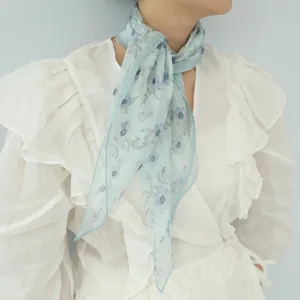 Foulard quadrato in chiffon di seta estivo traspirante con stampa floreale elegante, accessorio donna