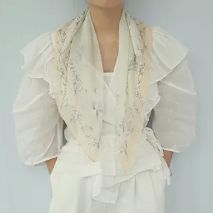 Piccolo foulard quadrato in seta chiffon con stampa floreale elegante accessorio moda donna 70cm