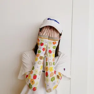 Floral print sun protection arm sleeves for women, breathable outdoor cycling ice sleeves.
