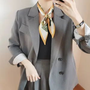 Chic piccolo foulard di seta da donna, elegante foulard quadrato con stampa per ogni giorno.